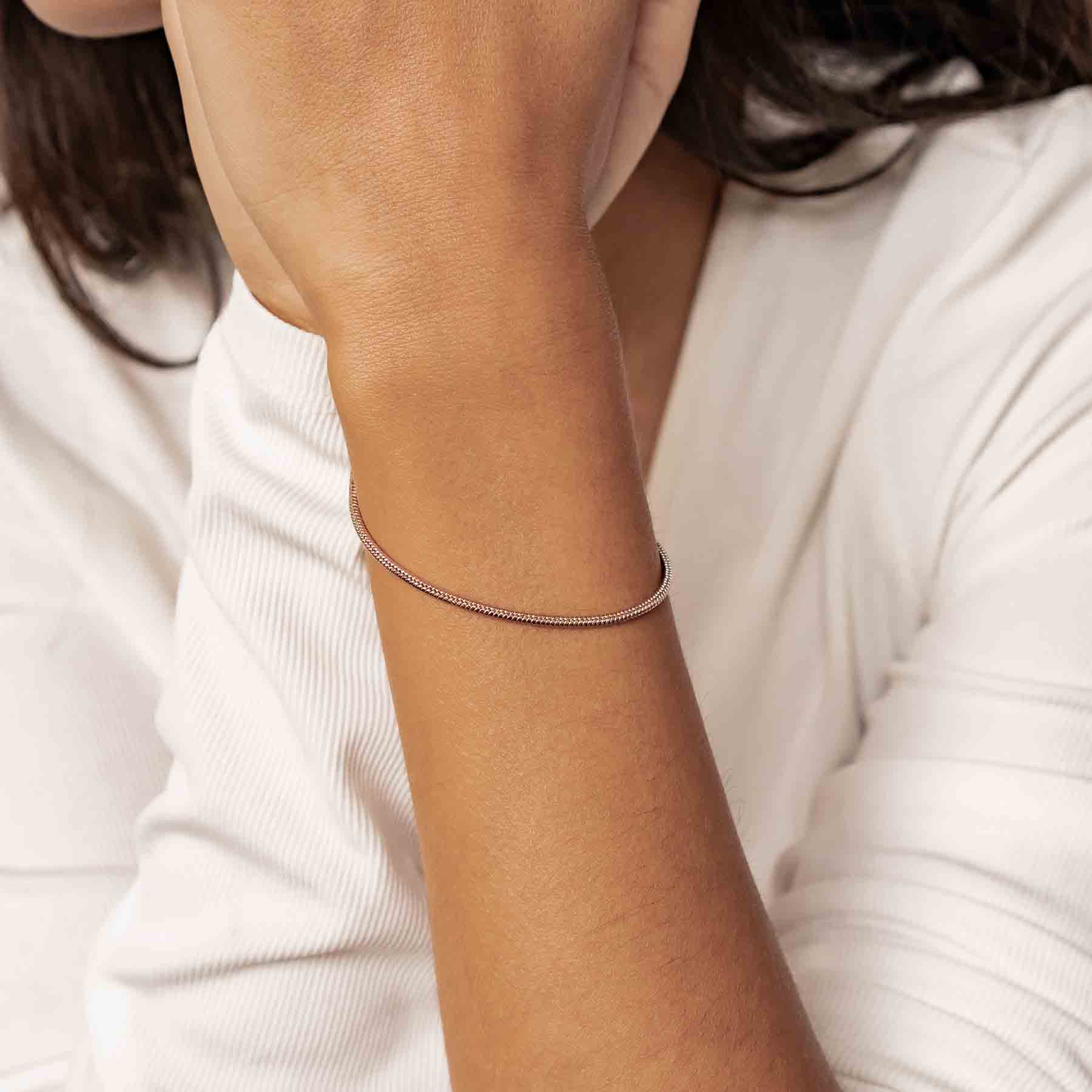 Collar Cadena Serpiente Redonda en Oro Rosa